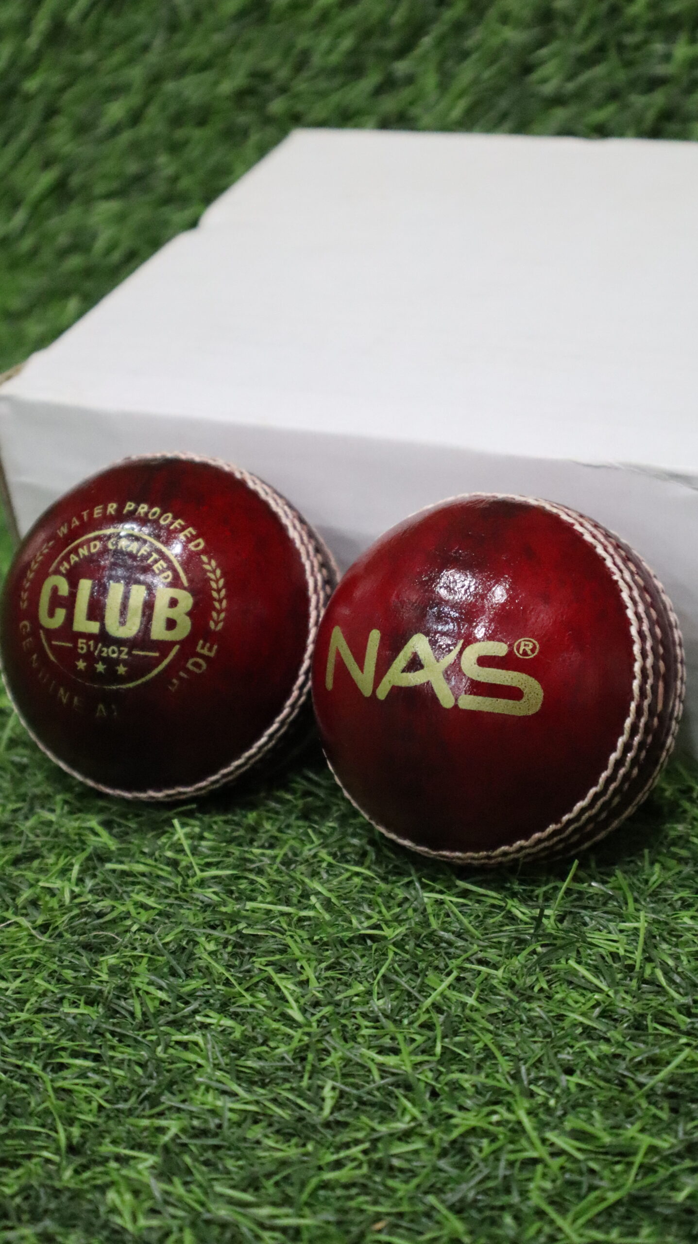 CRICKET BALL RED-NAS CLUB-B3832-2