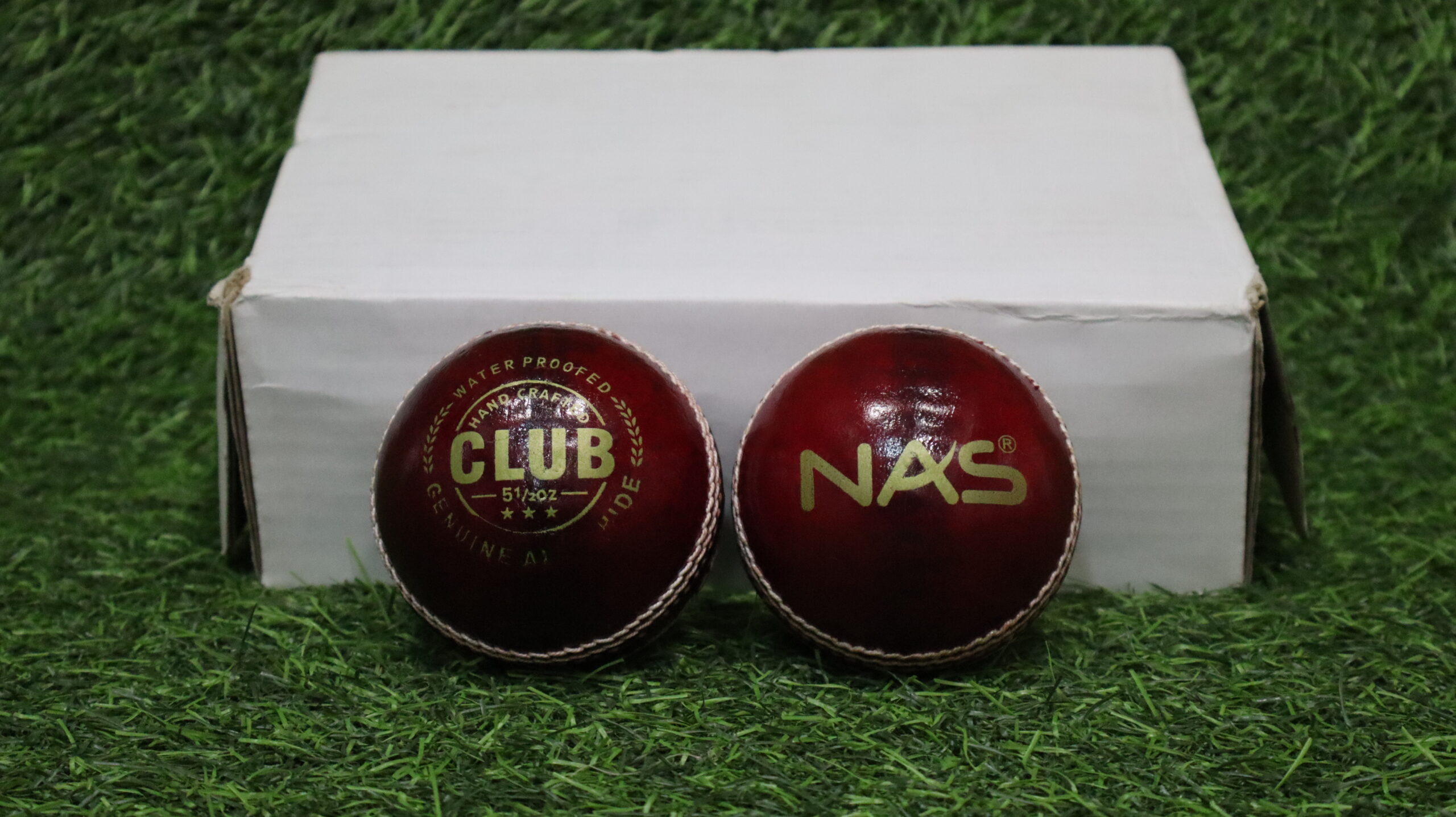 CRICKET BALL RED-NAS CLUB-B3832